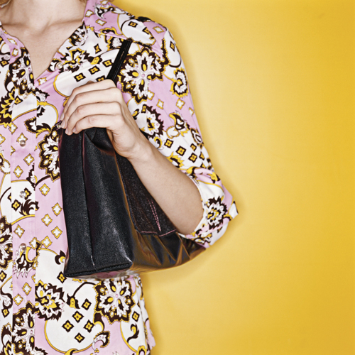 Purse feature shoulder