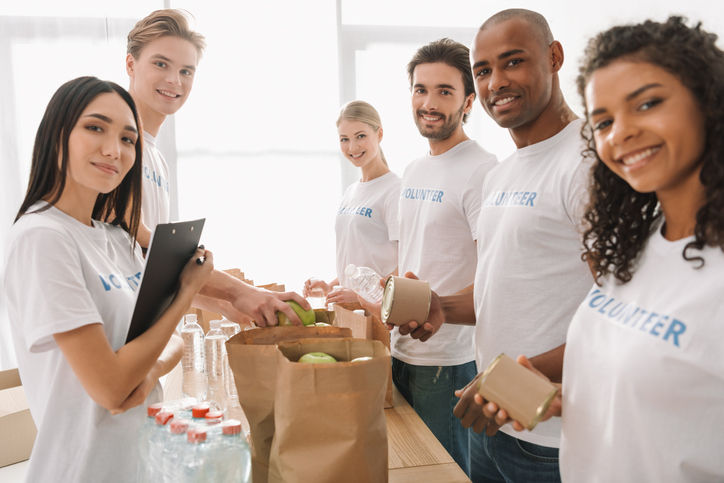 Mental Health Month: Volunteering has positive effects on your state of mind