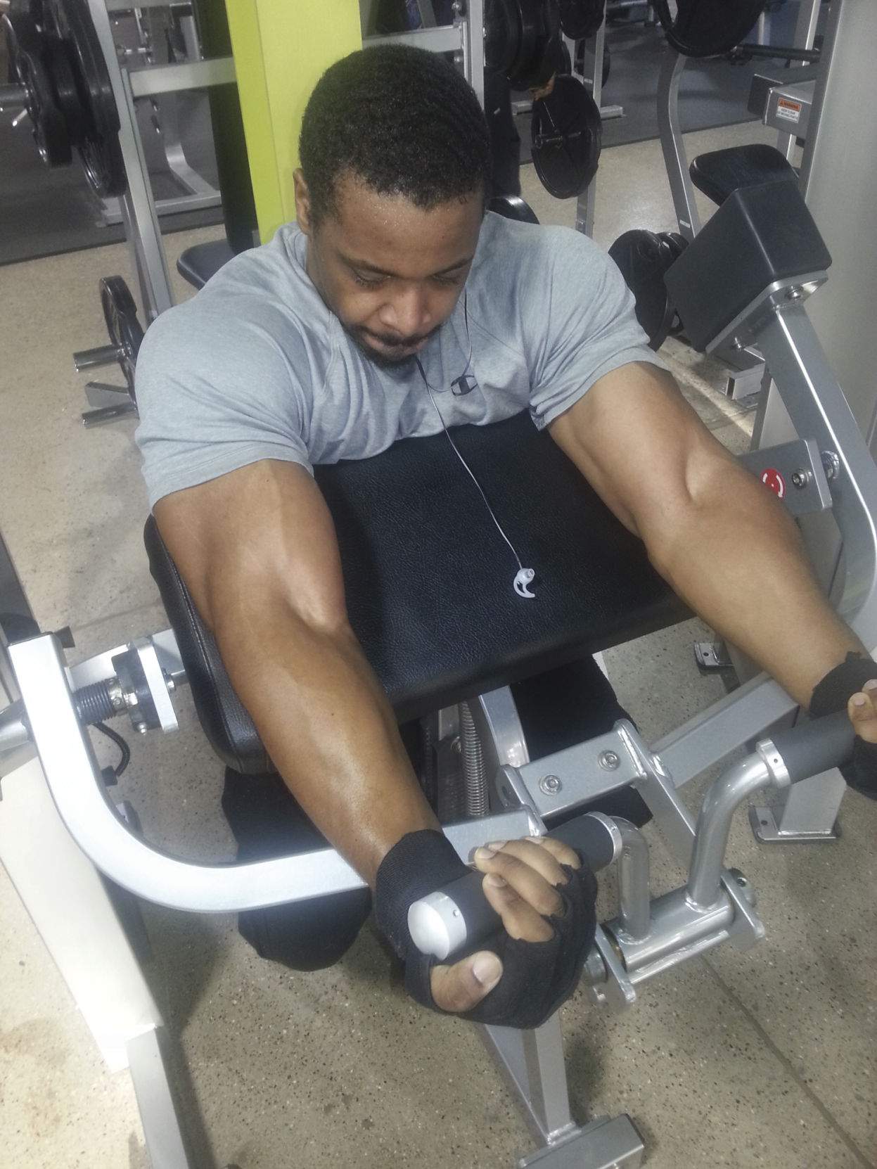 Q3 Fitness Personal Trainer Bicep Preacher Curl 1&2.jpg
